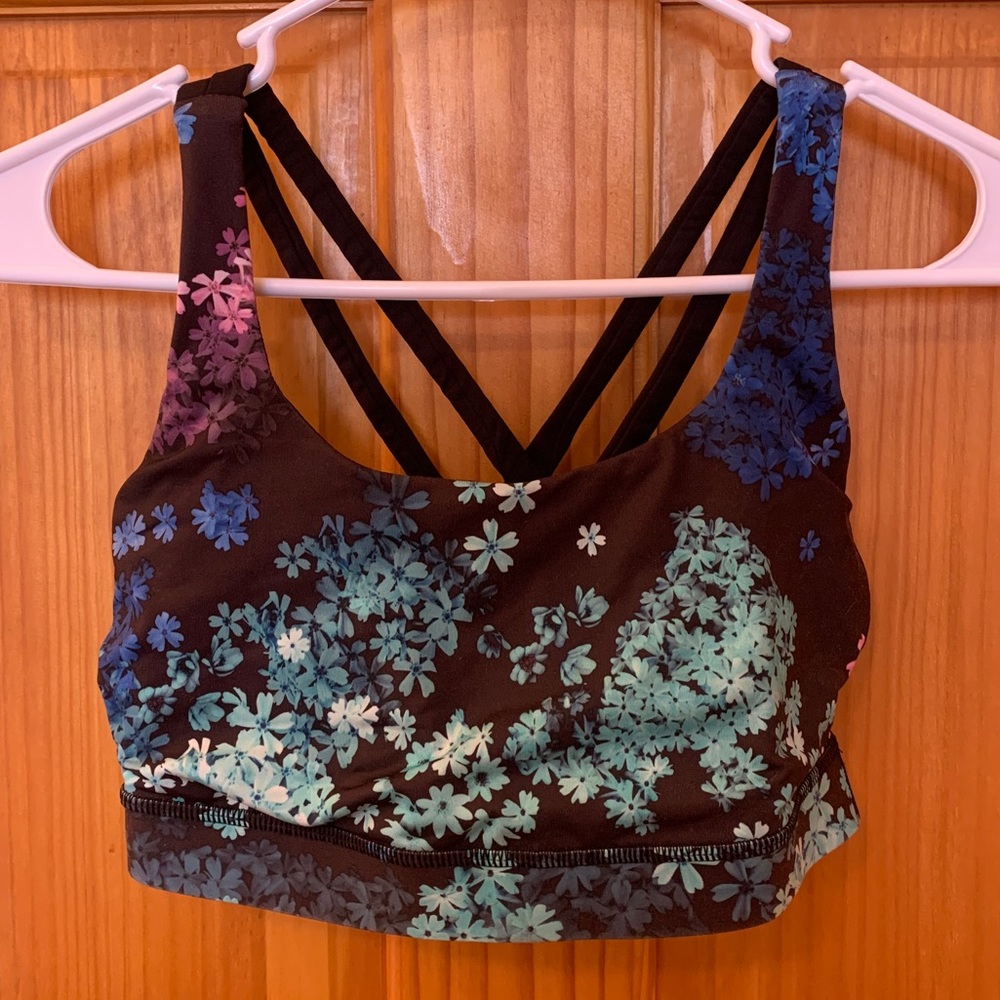 Lulu Lemon sports bra size 4/6